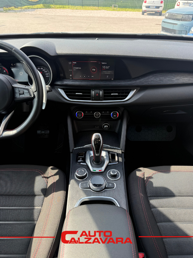 Alfa Romeo Stelvio 2.2 Turbodiesel 160 CV AT8 RWD Business / GRIGIO SILVERSTONE / GD514NN