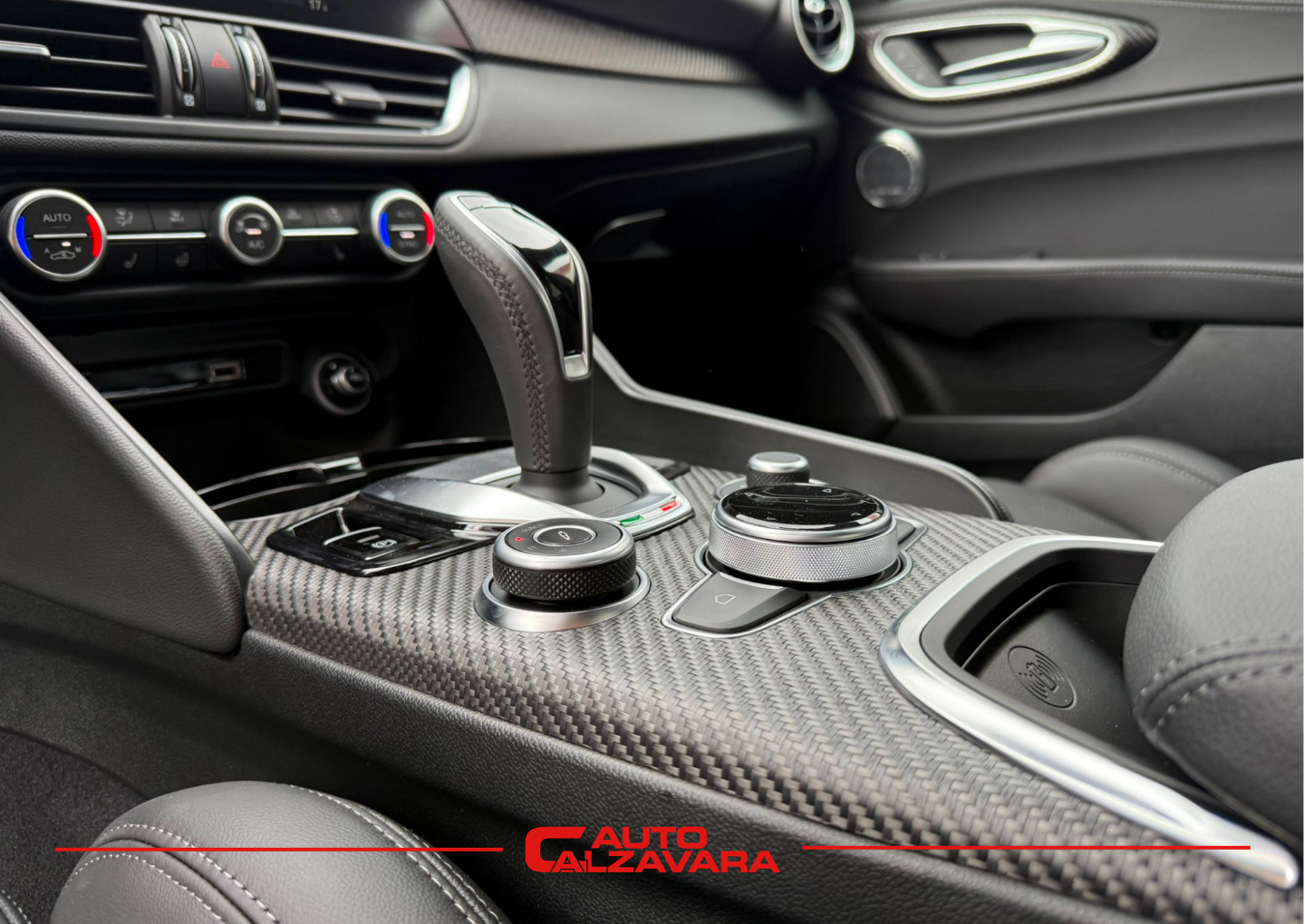 Alfa Romeo Giulia 2.9 V6 Bi-Turbo AT8 Quadrifoglio / NERO VULCANO / R7691018