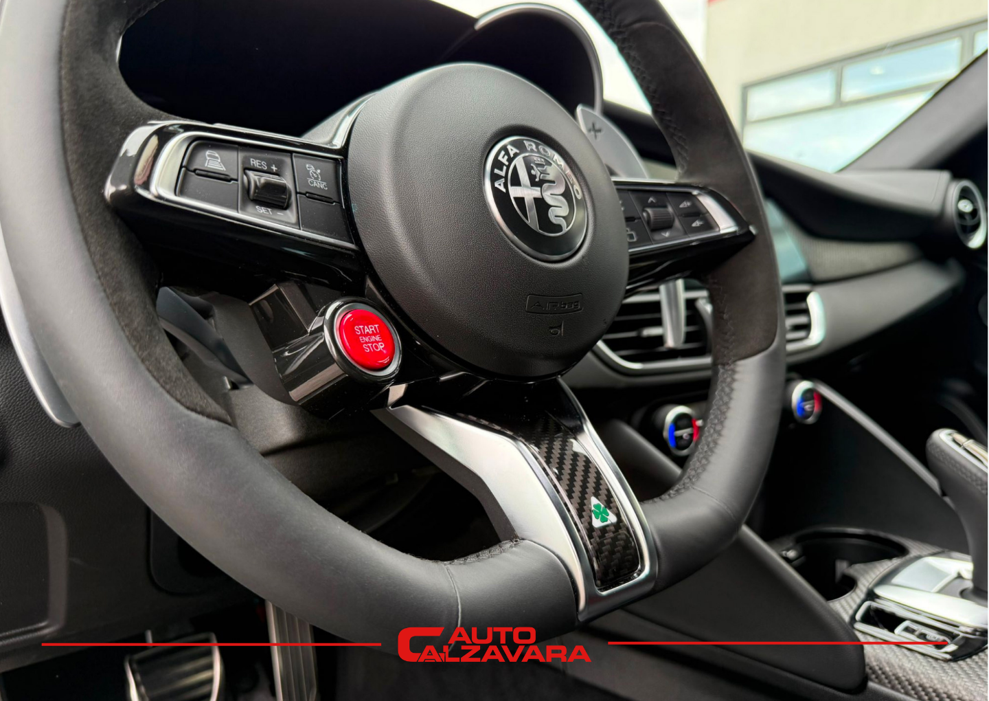 Alfa Romeo Giulia 2.9 V6 Bi-Turbo AT8 Quadrifoglio / NERO VULCANO / R7691018