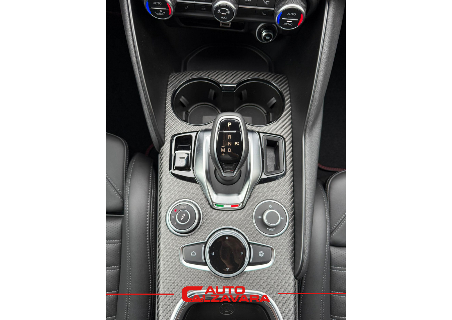 Alfa Romeo Giulia 2.9 V6 Bi-Turbo AT8 Quadrifoglio / NERO VULCANO / R7691018