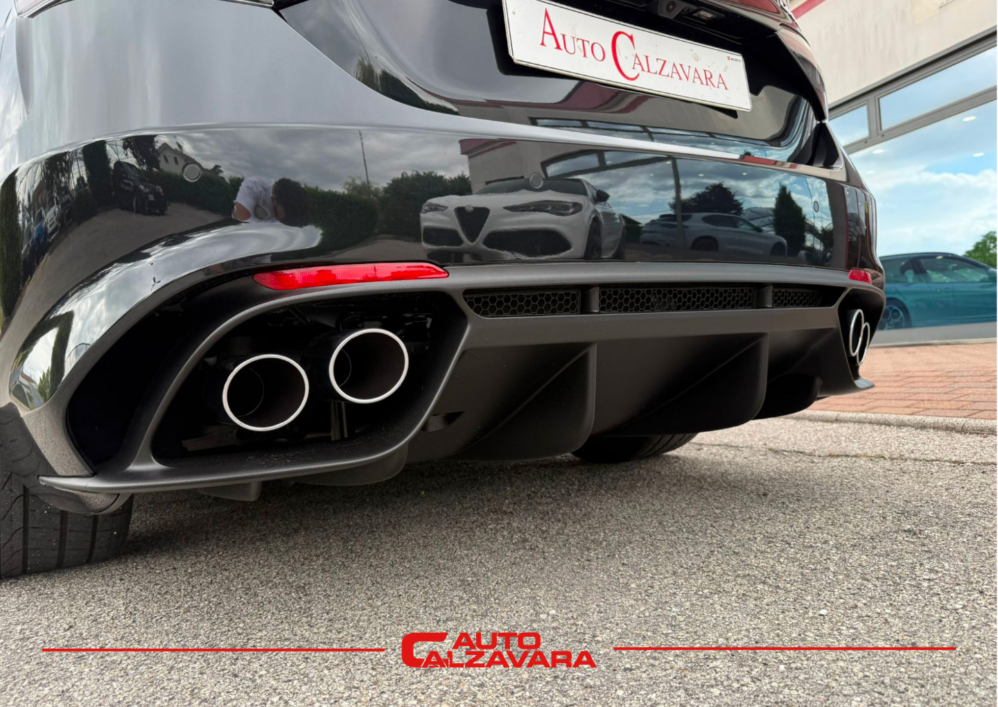 Alfa Romeo Giulia 2.9 V6 Bi-Turbo AT8 Quadrifoglio / NERO VULCANO / R7691018