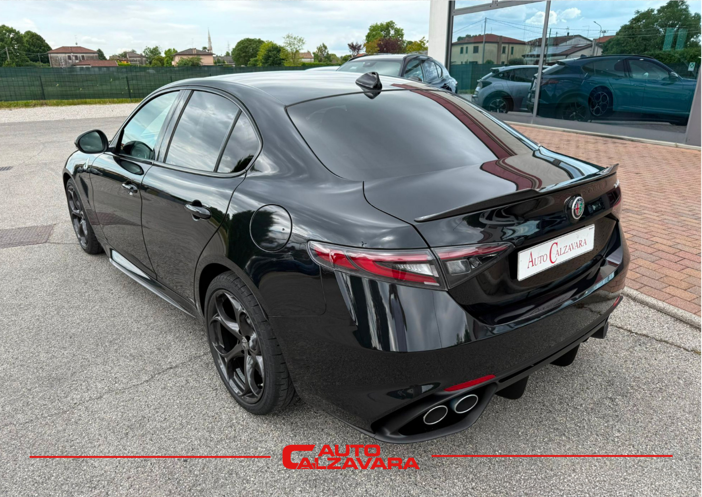 Alfa Romeo Giulia 2.9 V6 Bi-Turbo AT8 Quadrifoglio / NERO VULCANO / R7691018